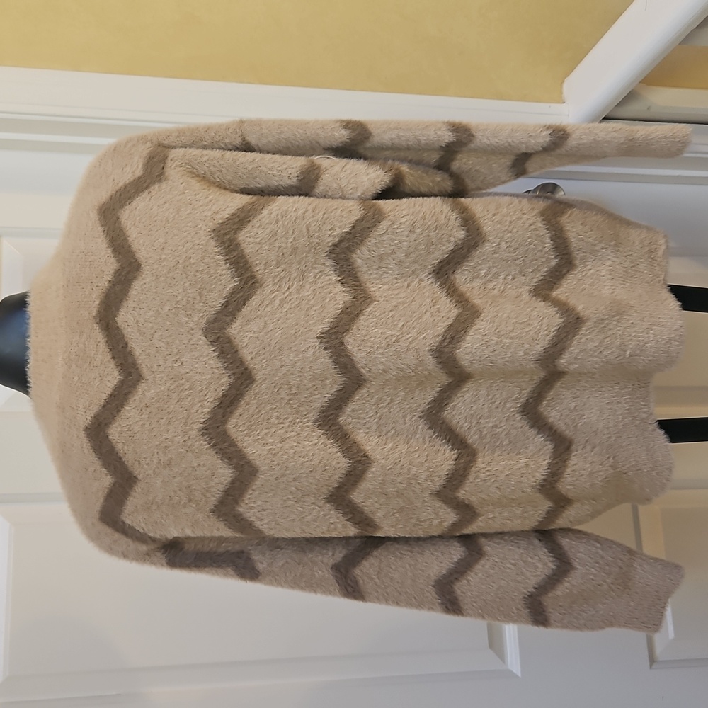 FATE Chevron Patterned Sweater - S - Picture 4 of 4